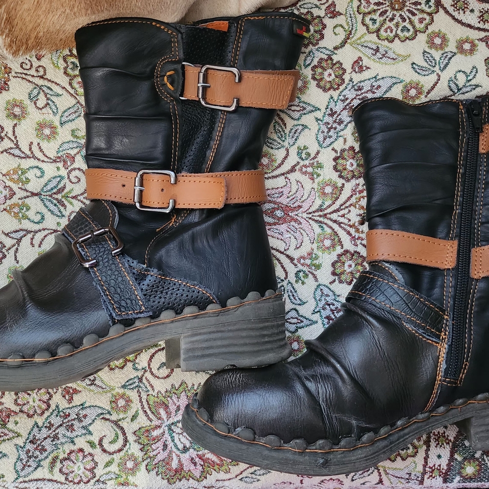 Black and Brown Women's Boots - Picture 4 of 8